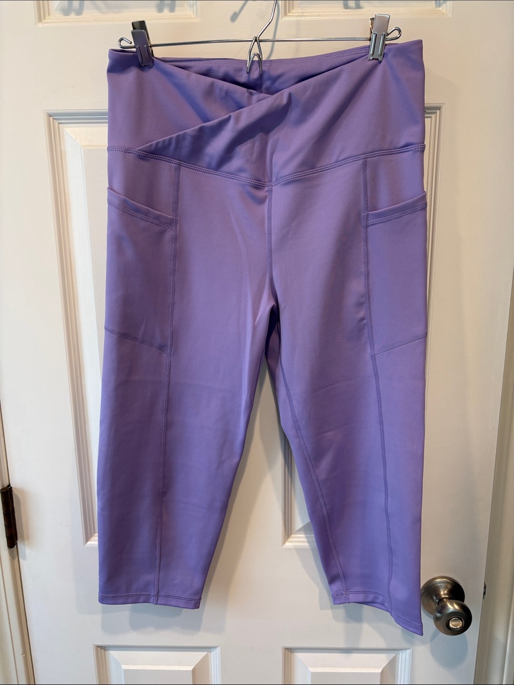 Earth Yoga Lavender V-Waist leggings/workout pants